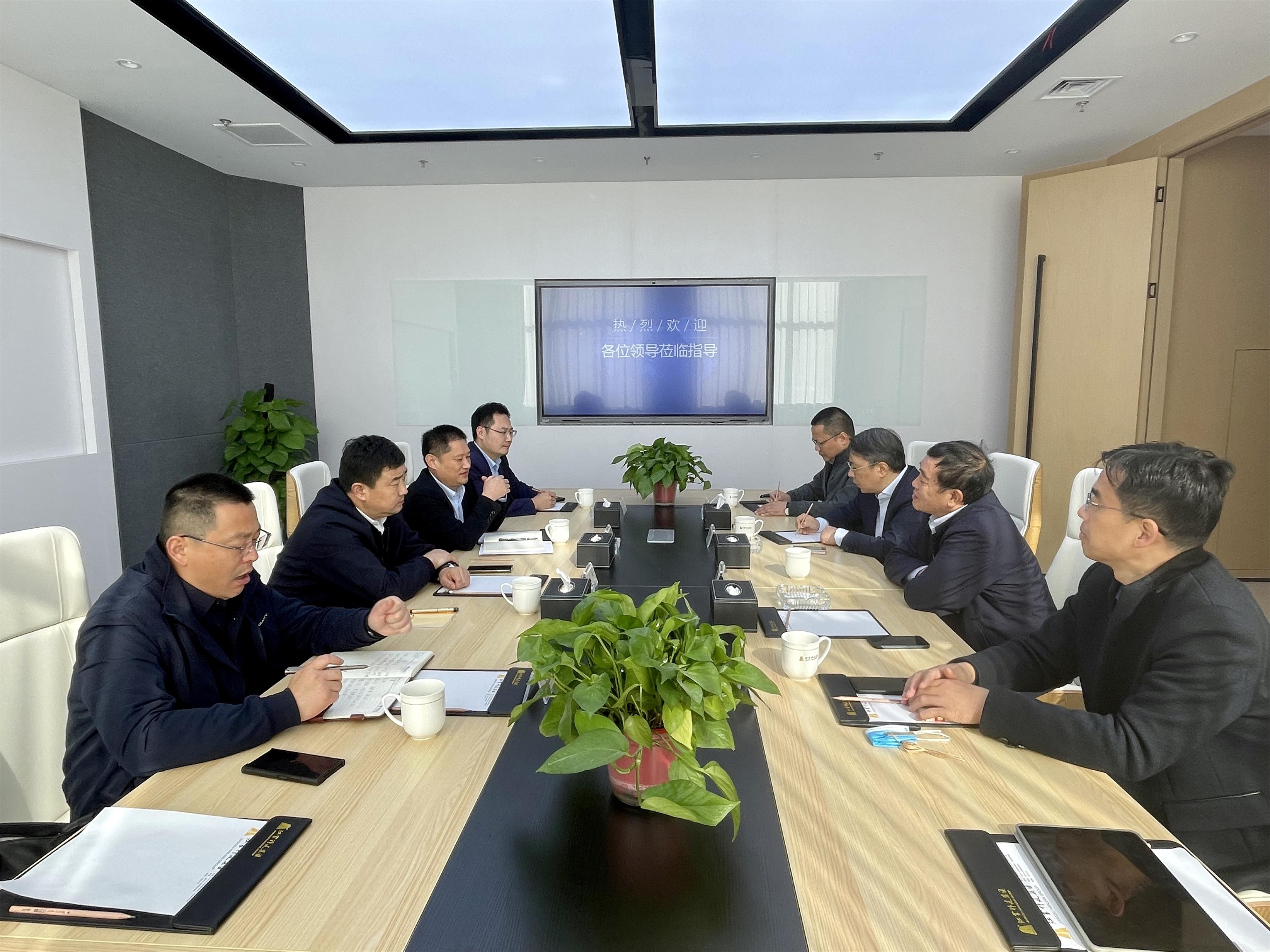 圖1-1-1、宿遷經開區王峰主任一行調研集團公司.jpg